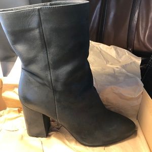 Lucky Brand - Walwyn - Sz 10 - BASICALLY BRAND NEW